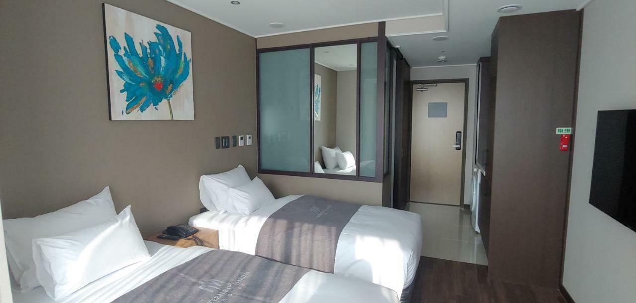 Western Bay Marina Hotel Pyeongtaek Buitenkant foto